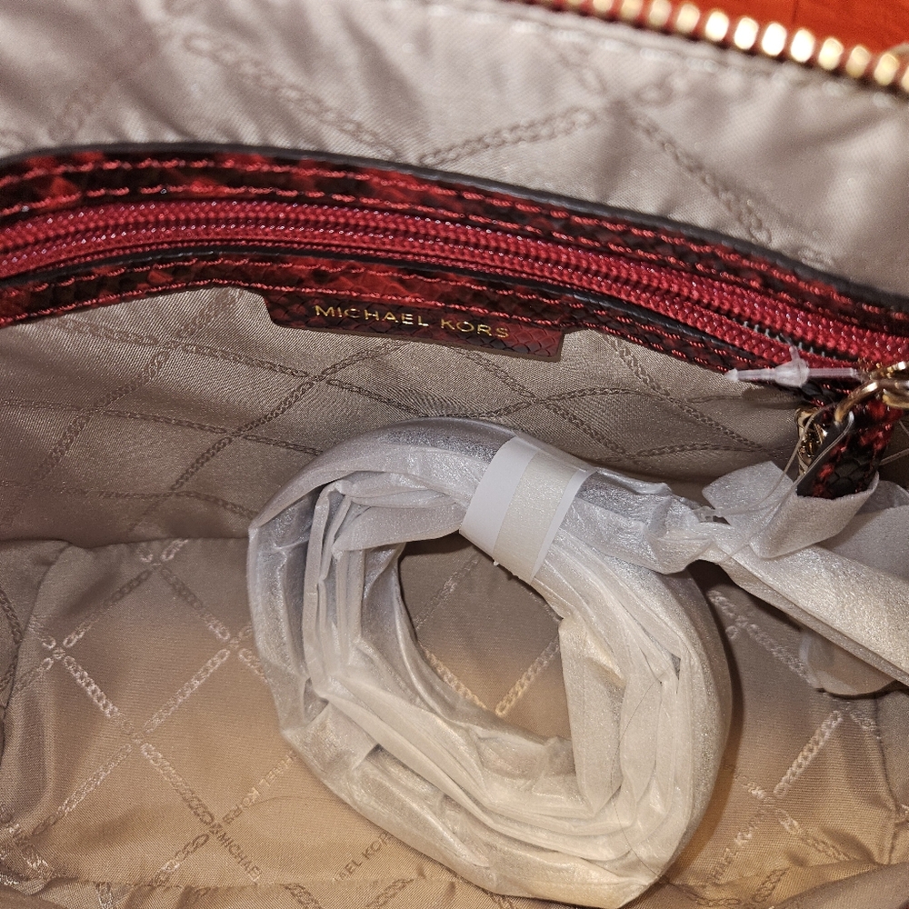 Michael Kors Red & Black Sienna Medium Python Embossed Satchel New w/Out Tags - Picture 3 of 9